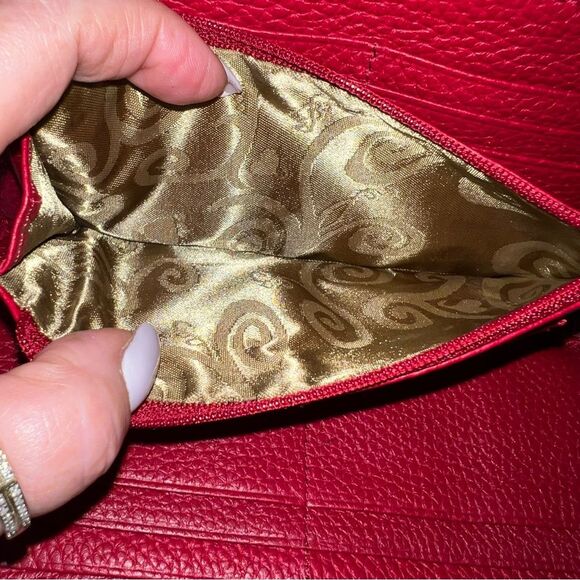 Brighton Red Croc-Embossed Organizer Wallet Crossbody - Picture 10 of 13